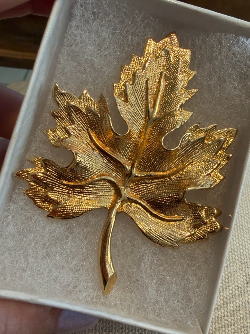 Vintage Gold Leaf Brooch Pin